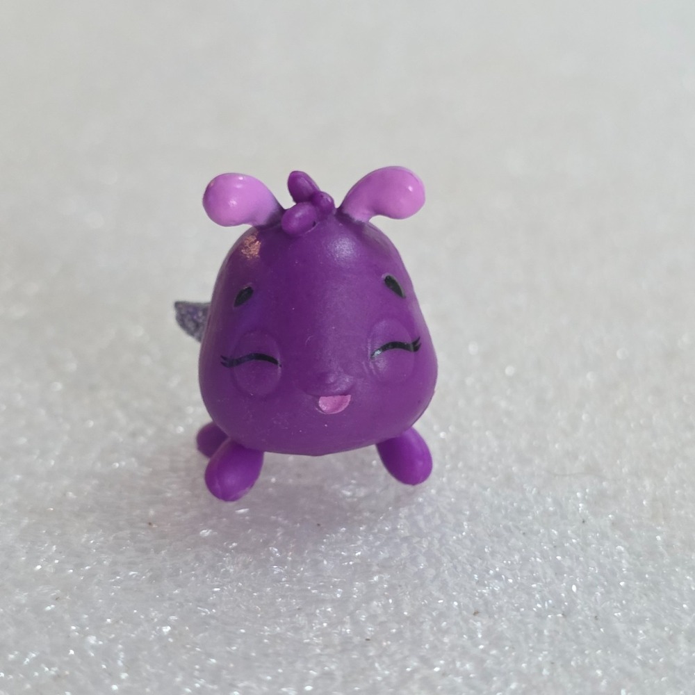 Hatchimals CollEGGtibles Purple Beebull Bee Bull Figure 1 Inch Spin Master PVC